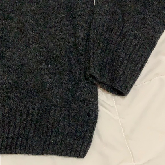 Woolen Sweater - Picture 4 of 4